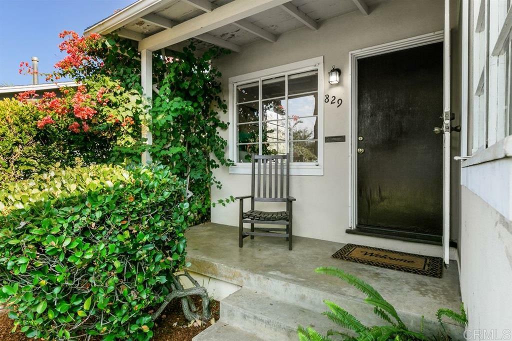 Property Photo: 829 E 5th Ave CA 92025
