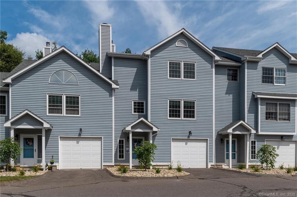 Property Photo: 810 Fieldstone Court 810 CT 06415
