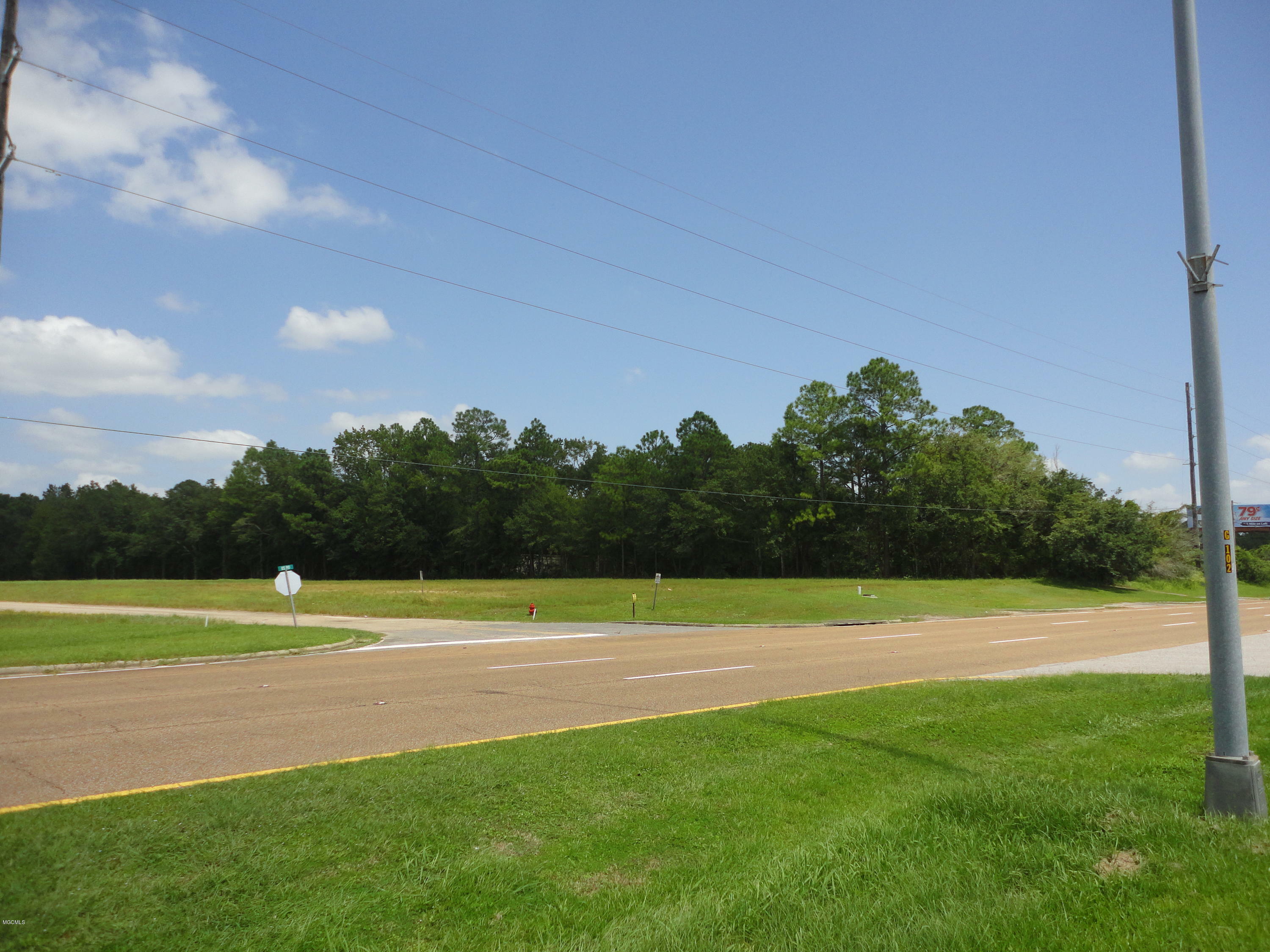 Property Photo:  1600 Highway 90  MS 39553 