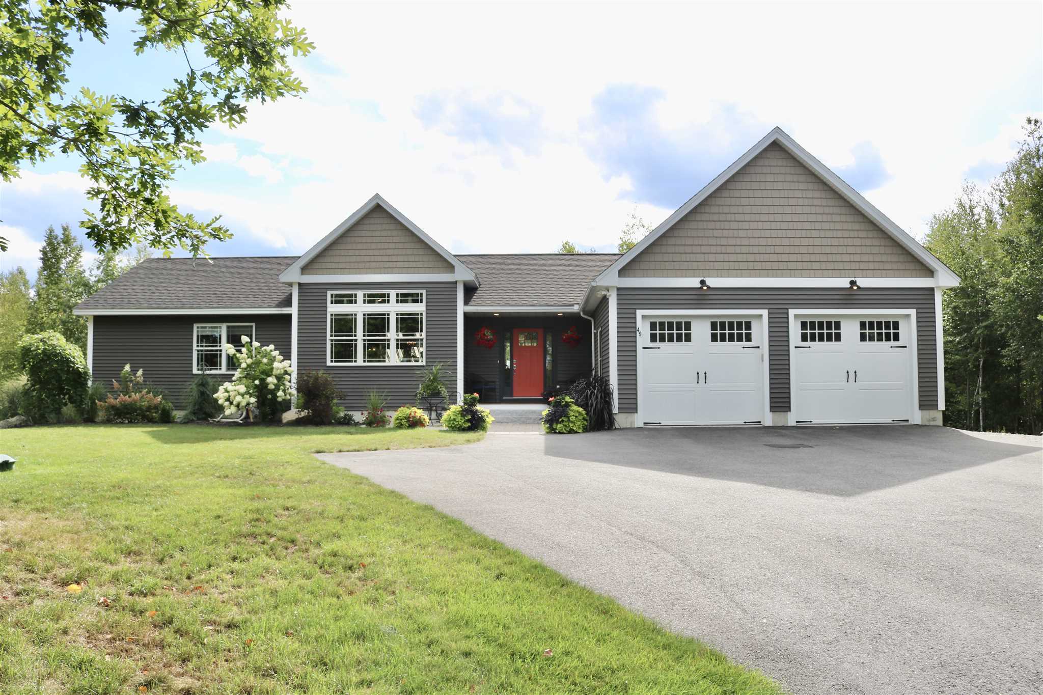 Property Photo: 49 Apple Way NH 03042