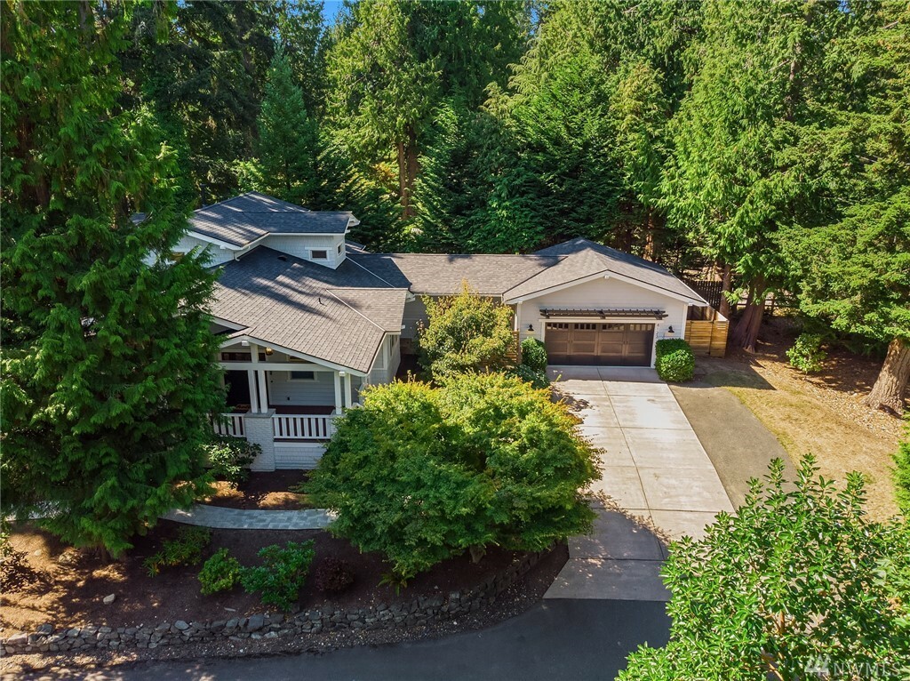 Property Photo:  8123 Eleanor Place NE  WA 98110 