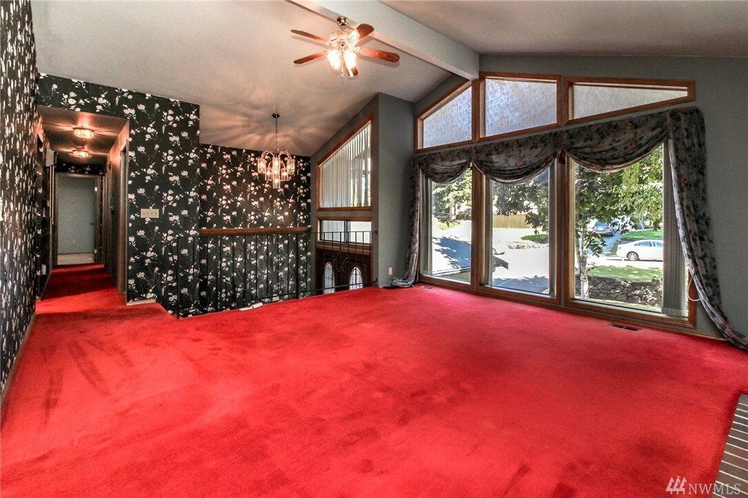 Property Photo: 85 17th Ave WA 98354