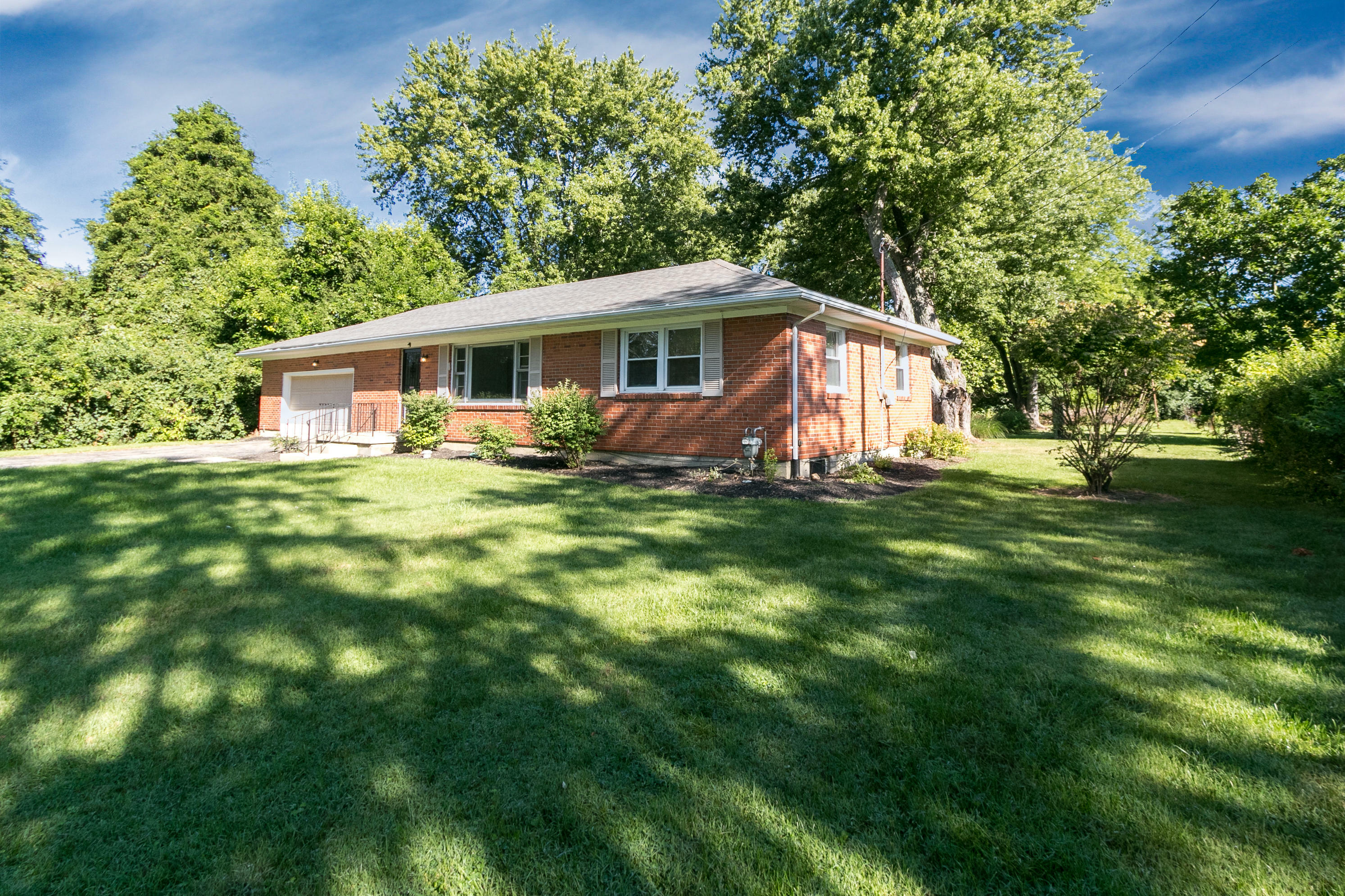 Property Photo:  916 Wellington Drive  OH 45506 