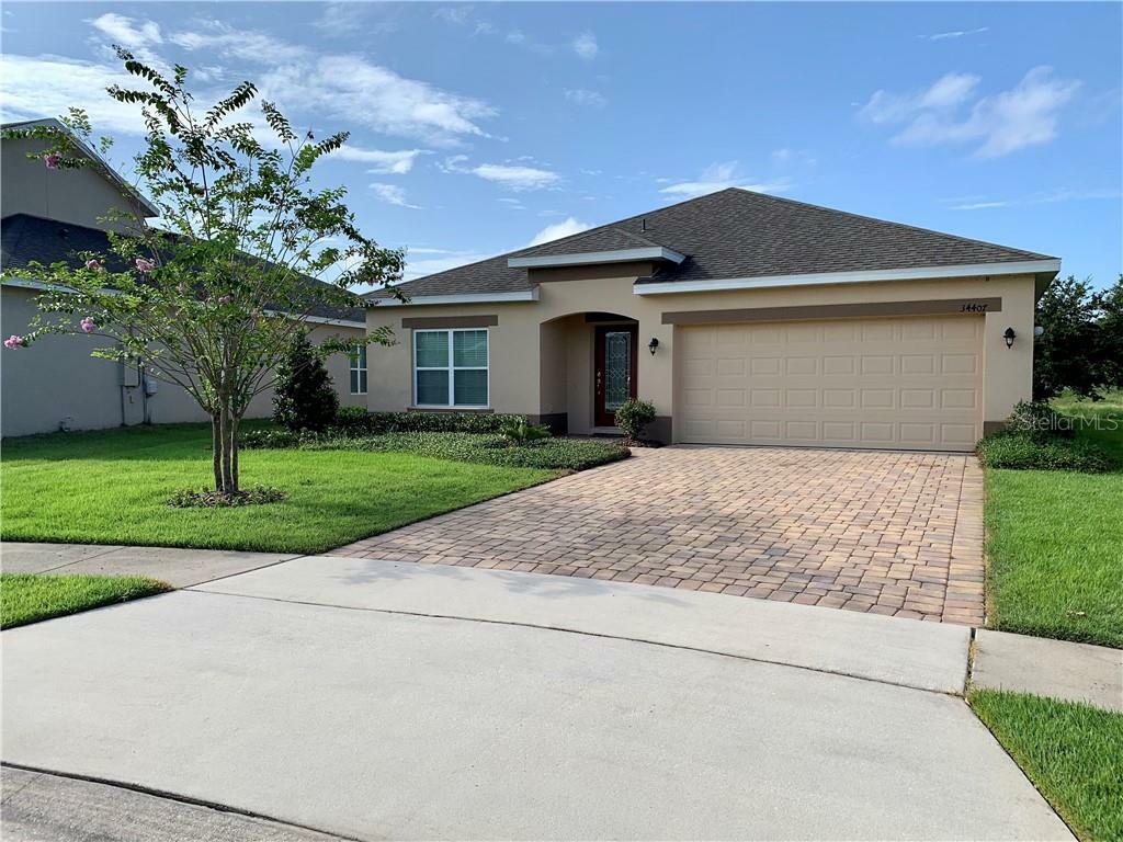 Property Photo:  34407 Alicante Court  FL 32776 