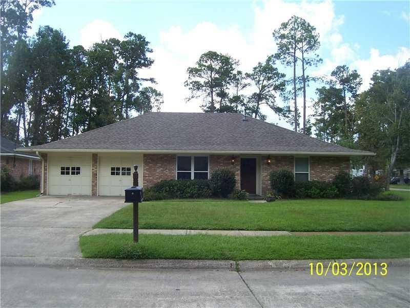 Property Photo:  660 Dale Court  LA 70458 