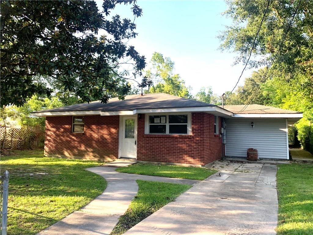 Property Photo:  334 Clara Street  LA 70458 