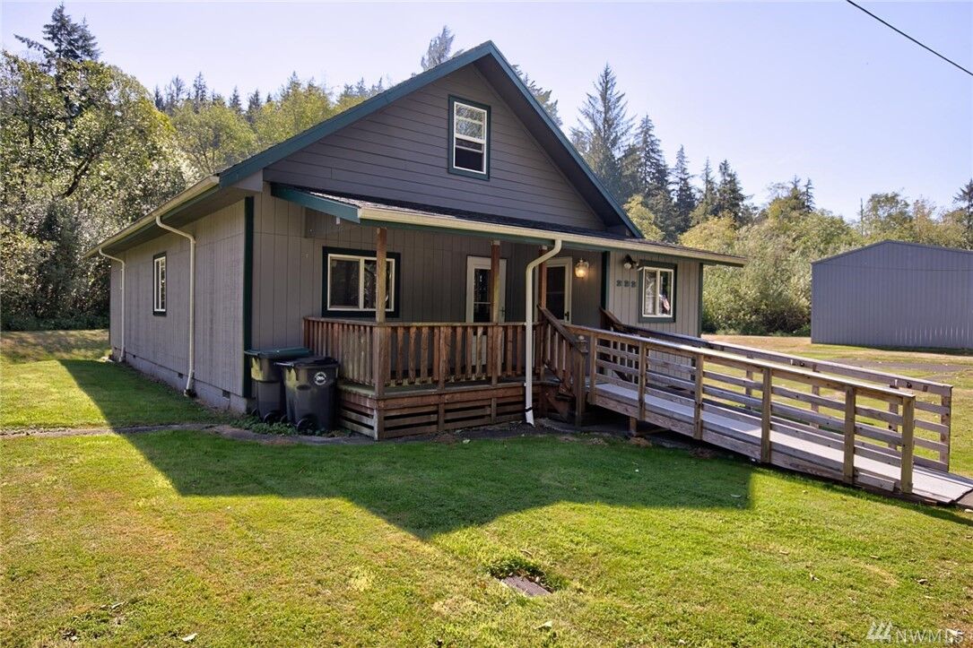 Property Photo: 222 Endresen WA 98550