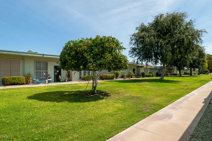 Property Photo: 13051 N 100th Drive AZ 85351