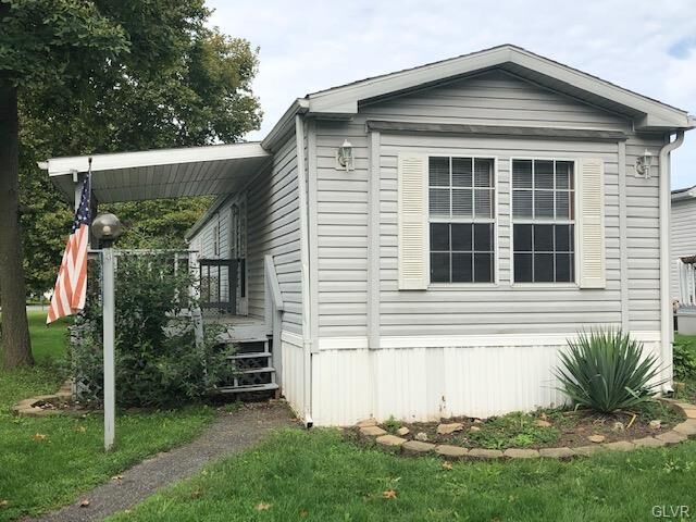 Property Photo:  23 Woodsbluff Court  PA 18014 