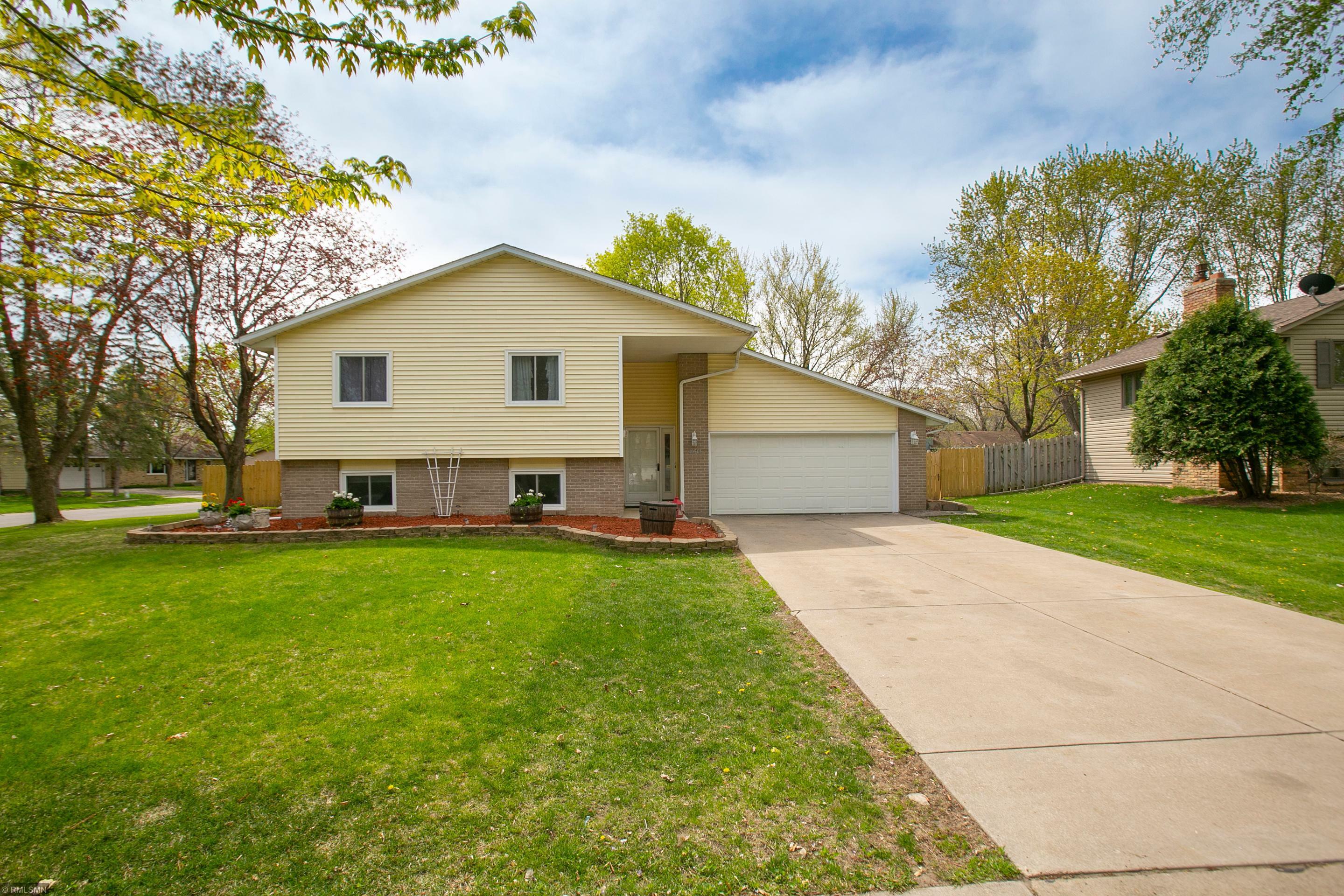 10501 105th Avenue N  Maple Grove MN 55369 photo