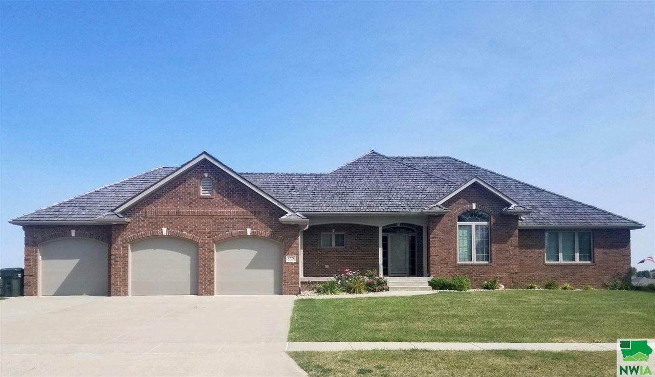 Property Photo:  4524 Grayhawk Ridge Dr  IA 51106 