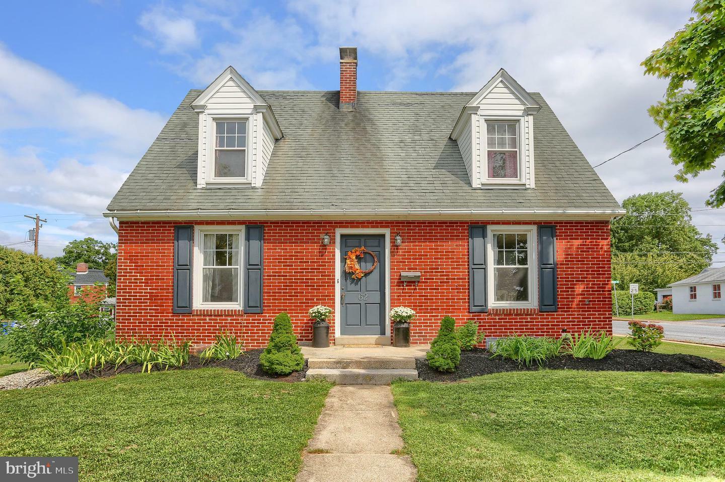 Property Photo:  62 Park Street  PA 17109 