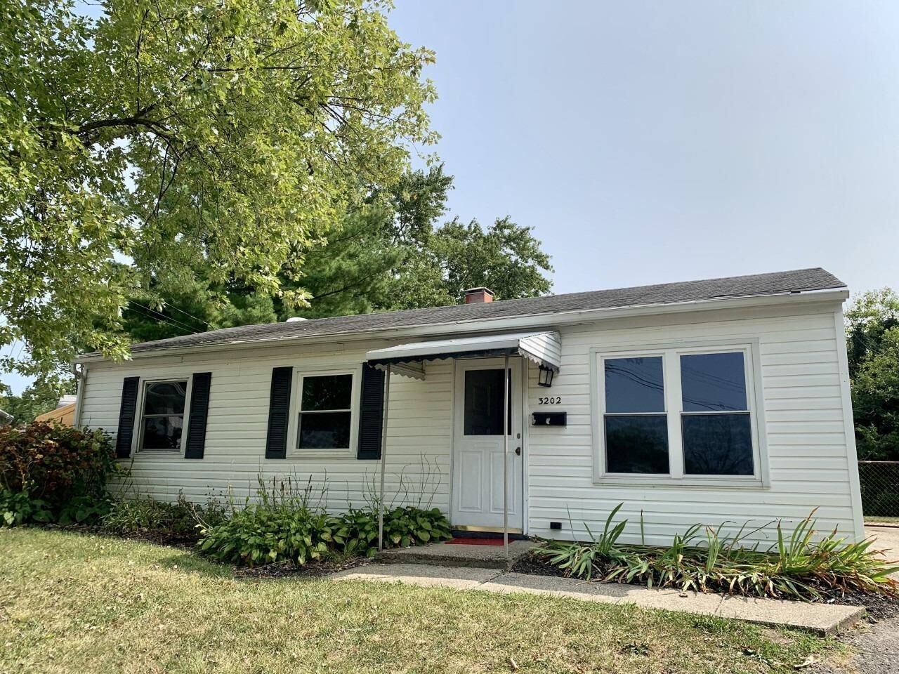 Property Photo:  3202 Ainsworth Ct  OH 45251