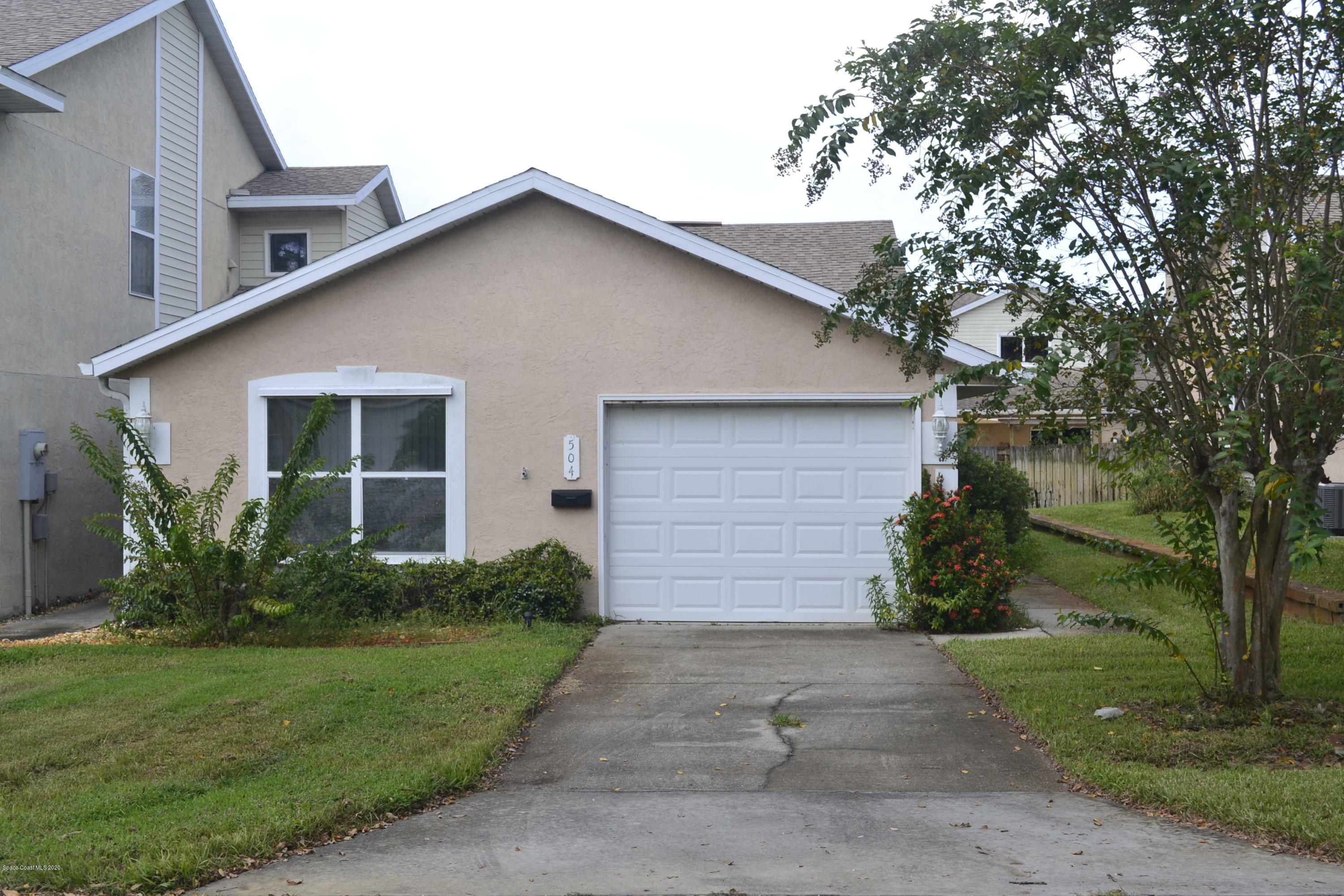 Property Photo:  504 Arbor Ridge Lane  FL 32780 