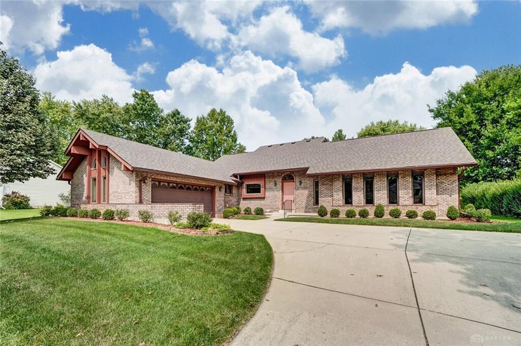 Property Photo: 1770 Southview Drive OH 45387