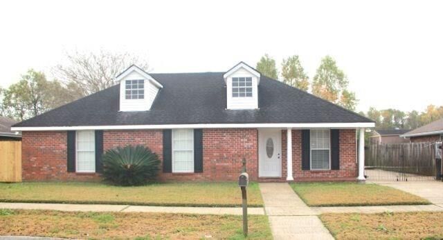 Property Photo: 3017 Fable Drive LA 70075