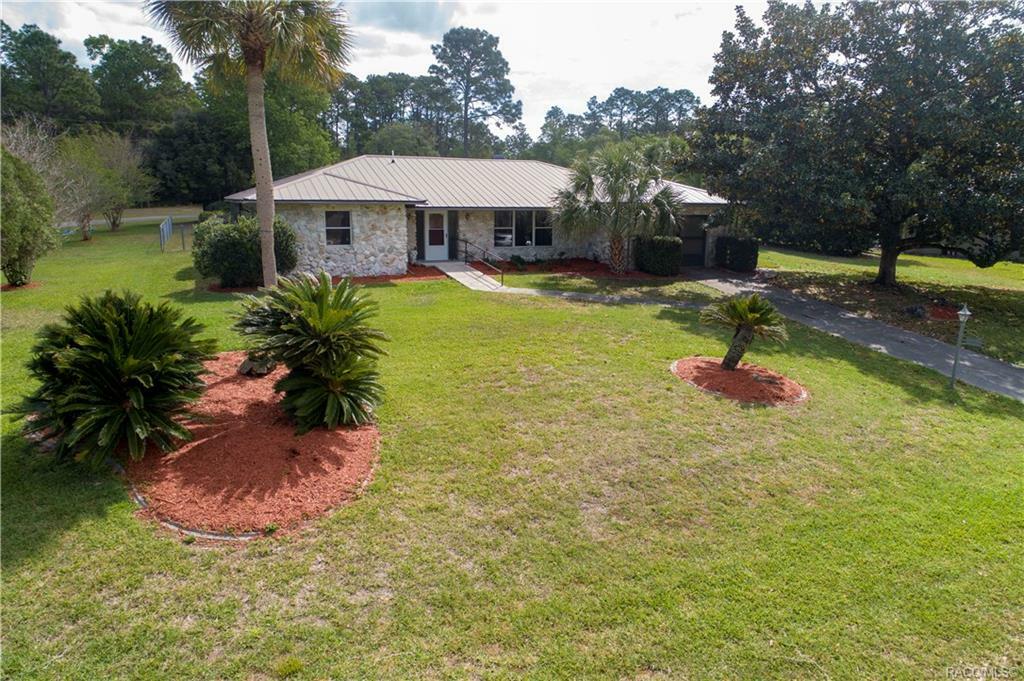 Property Photo:  2840 W Fairway Loop  FL 34434 