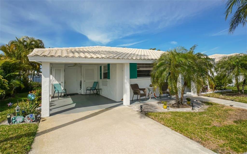 Property Photo: 723 El Centro 723 FL 34228