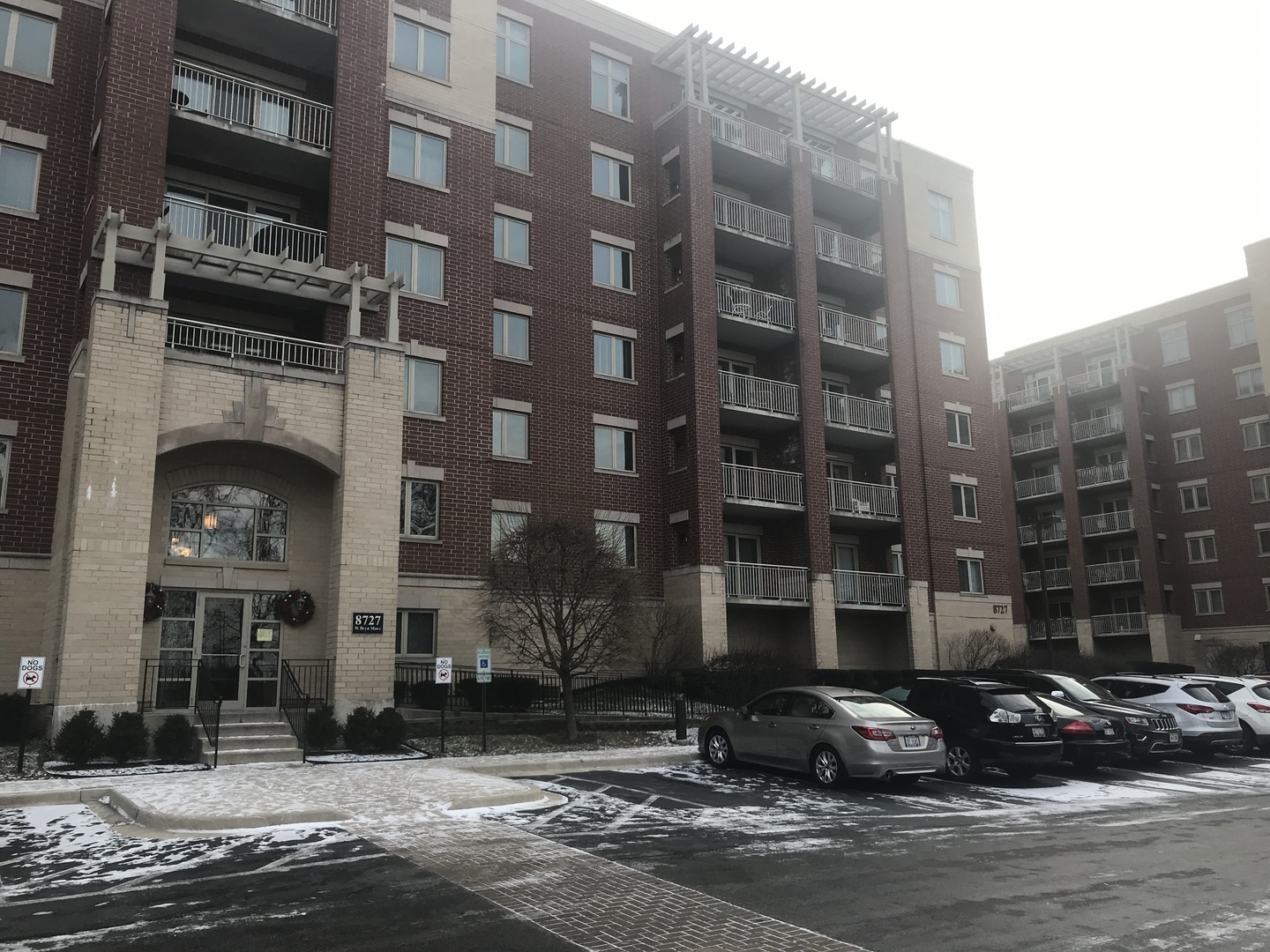 Property Photo:  8727 West Bryn Mawr Avenue 402  IL 60631 