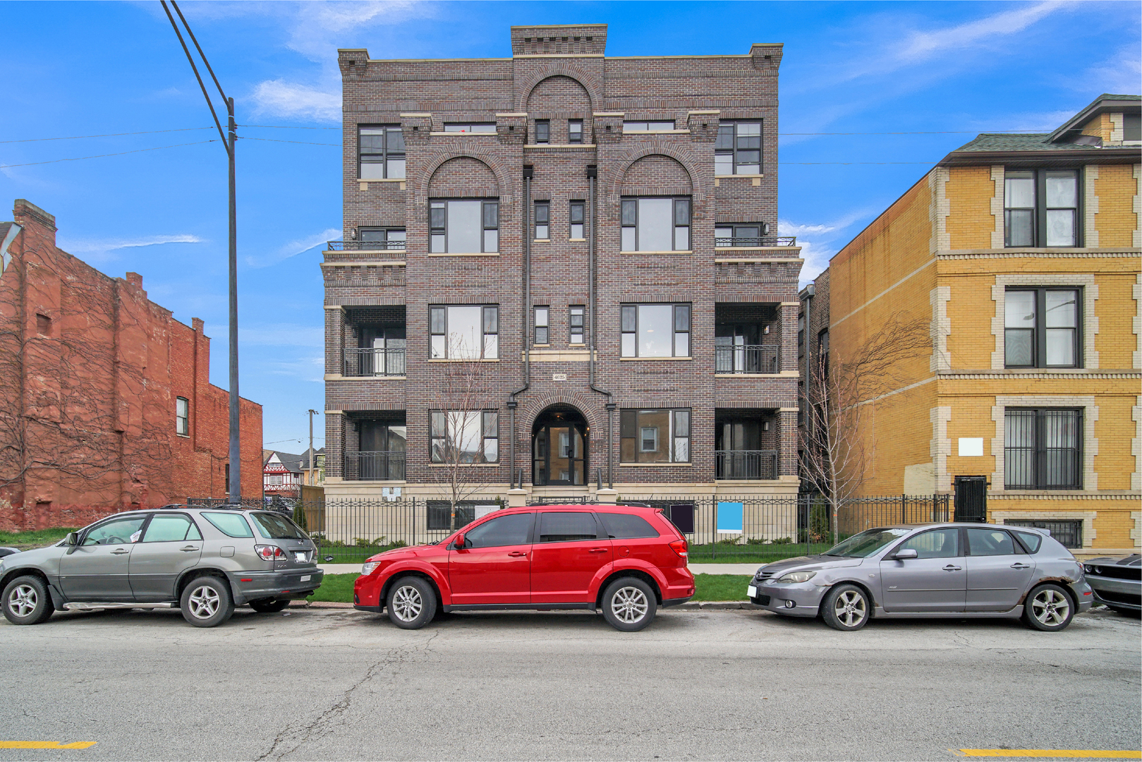 Property Photo:  4625 S Lake Park Avenue 3N  IL 60653 