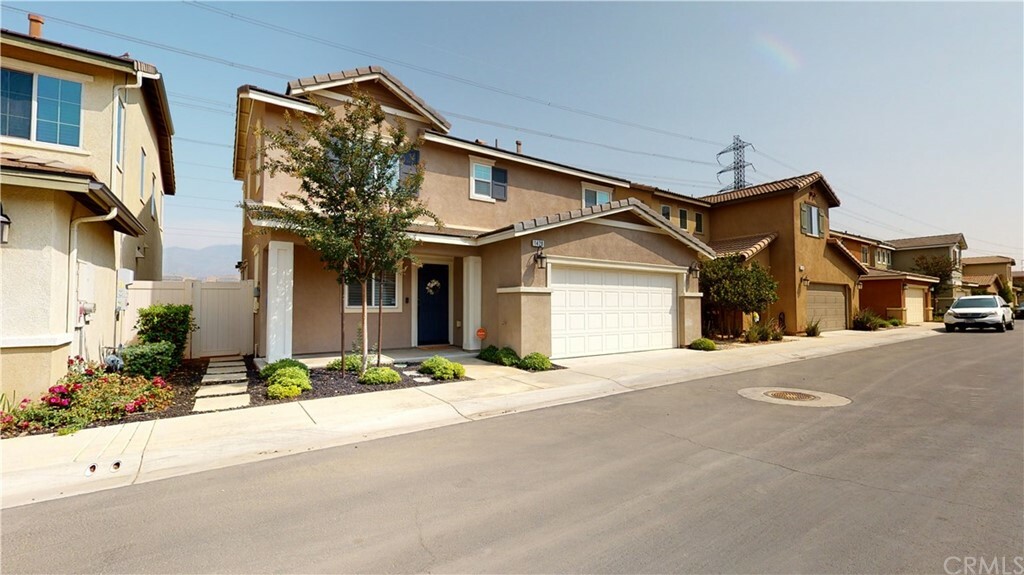 Property Photo:  1420 Chinaberry Lane  CA 92223 