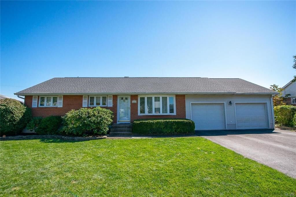 Property Photo:  3938 Norfolk Drive  PA 18020 