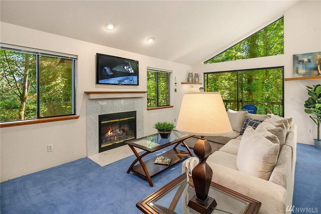 Property Photo:  545 Mt Park Blvd SW  WA 98027 