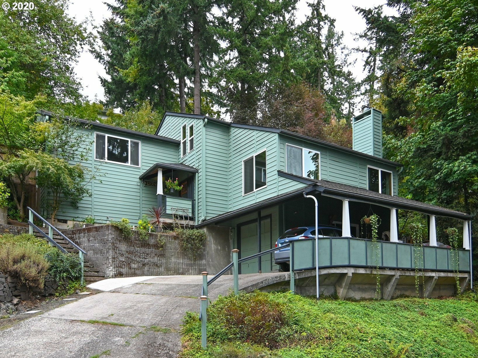 Property Photo:  1662 Fircrest Dr  OR 97403 