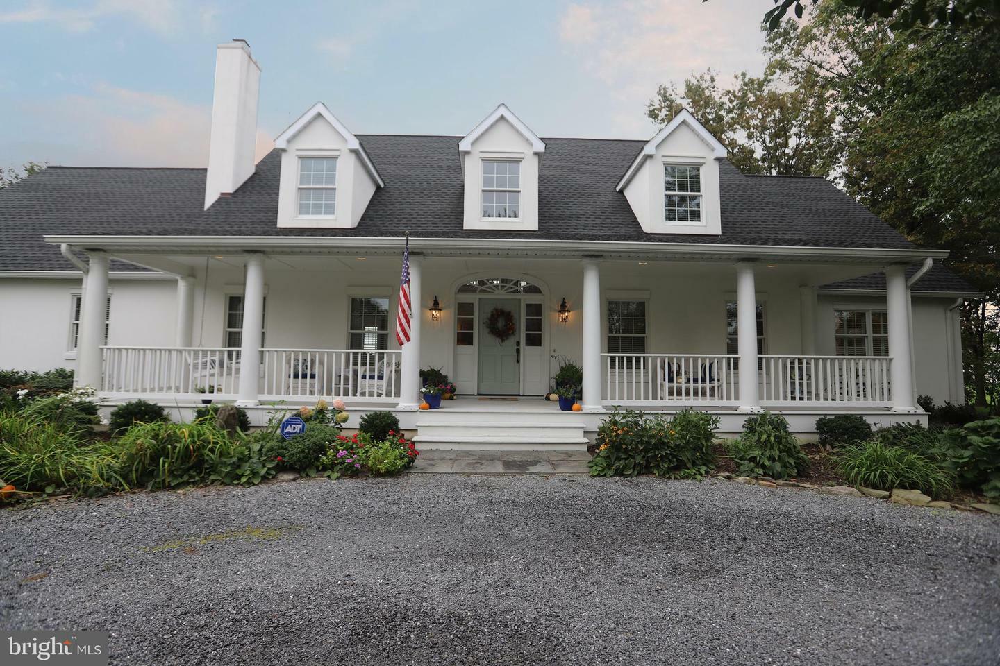 Property Photo:  2803 Cox Neck Road  MD 21619 