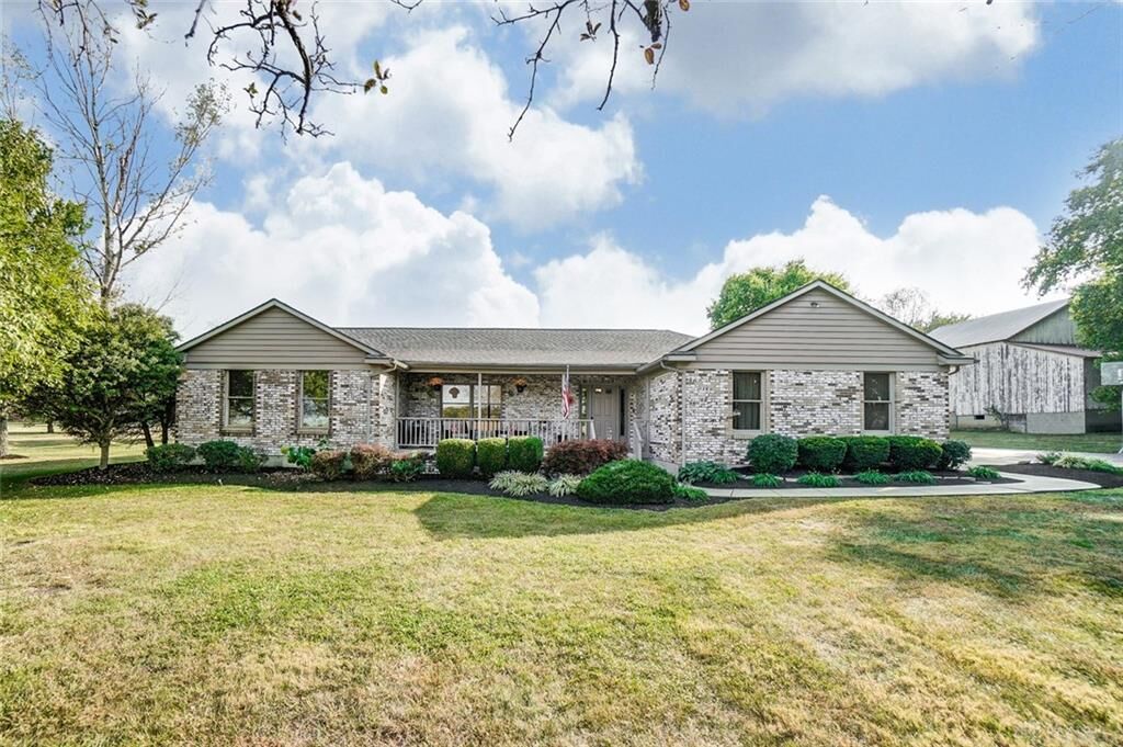 Property Photo: 1863 W Pekin Road OH 45036