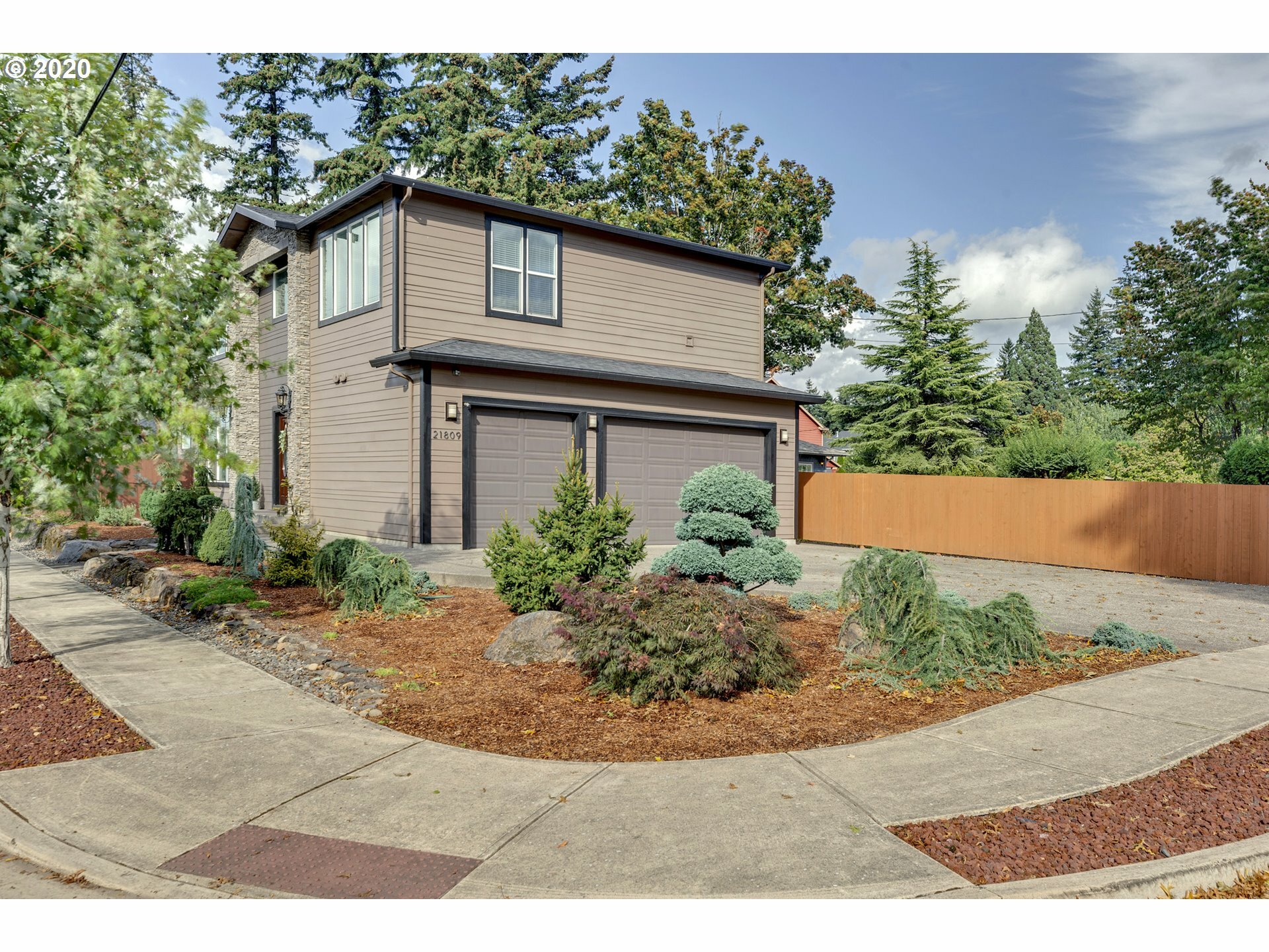 Property Photo:  21809 SE Ankeny St  OR 97030 