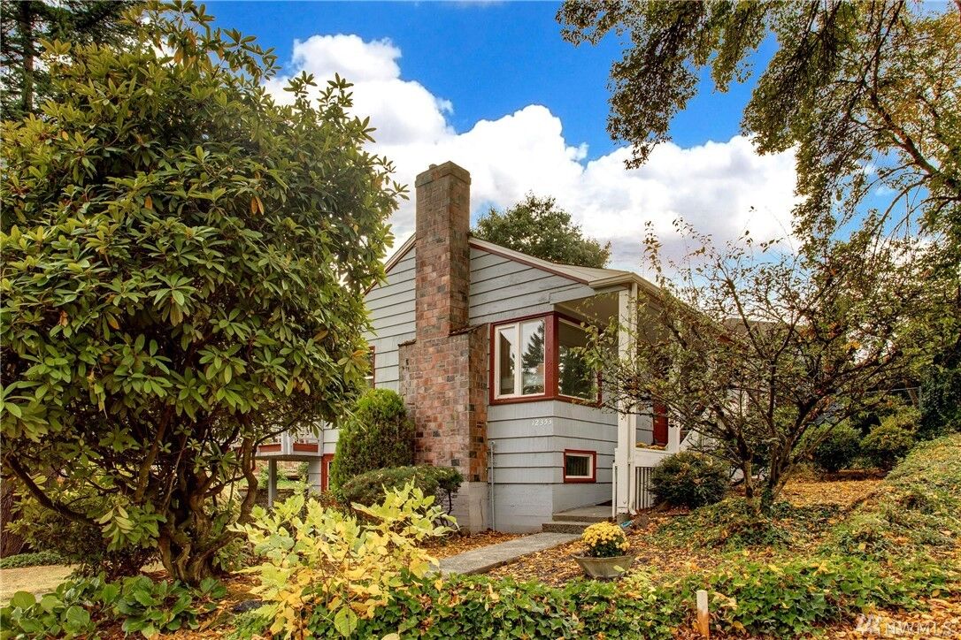 Property Photo: 12353 22nd Ave NE WA 98125