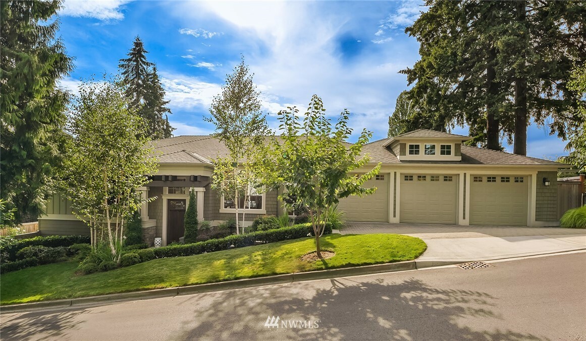 Property Photo:  10905 102nd Avenue NE  WA 98033 