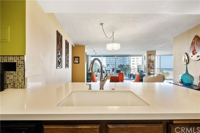 Property Photo:  700 E Ocean Boulevard 1004  CA 90802 