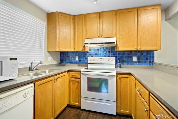 Property Photo: 11801 NE 105th Ct WA 98033