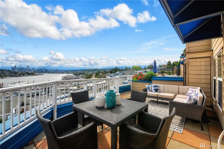 3919 Latona Ave NE 404  Seattle WA 98105 photo