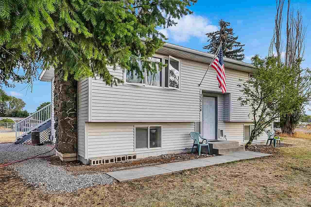 Property Photo:  23724 E Garland Ave  WA 99027 