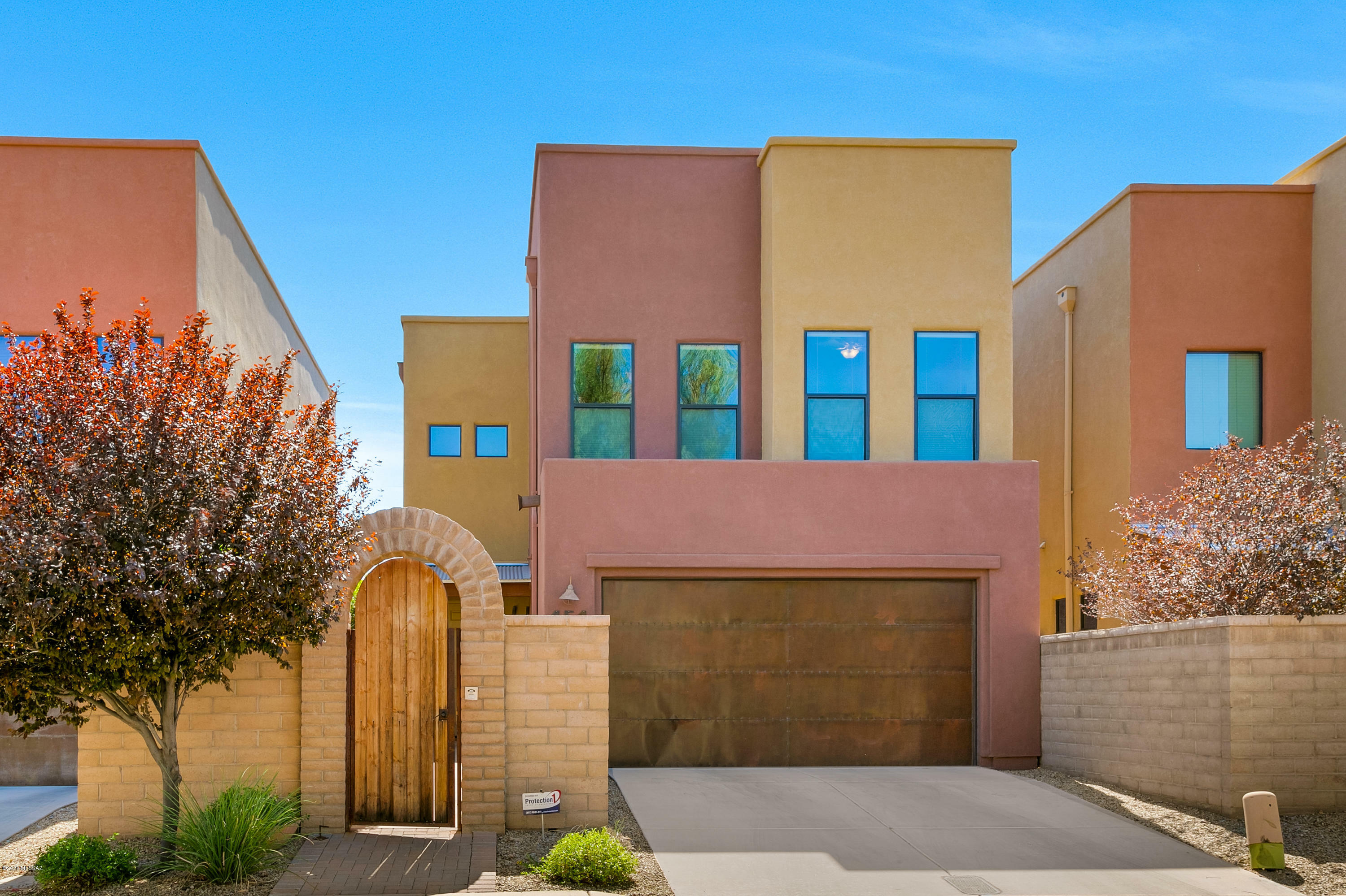 Property Photo: 154 E Castlefield Circle AZ 85704