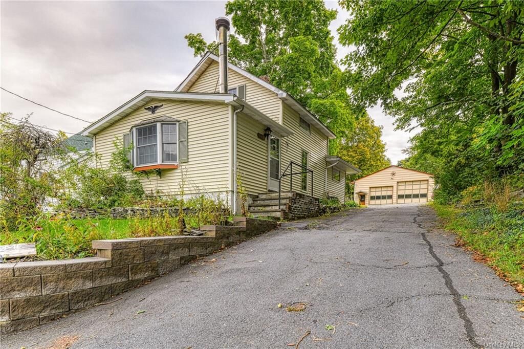 Property Photo:  28 Farries Avenue  NY 10921 