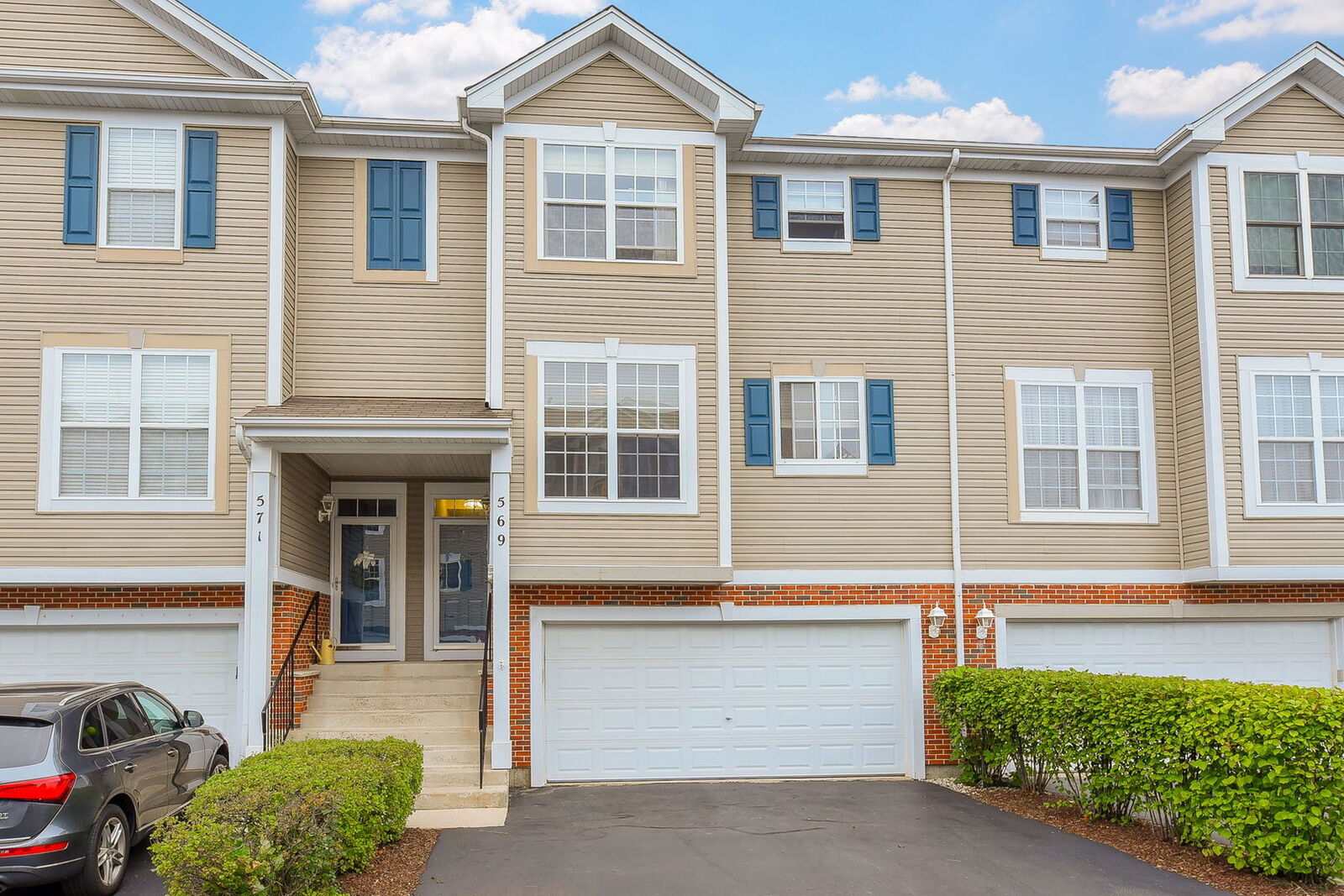 Property Photo:  569 Declaration Lane  IL 60502 