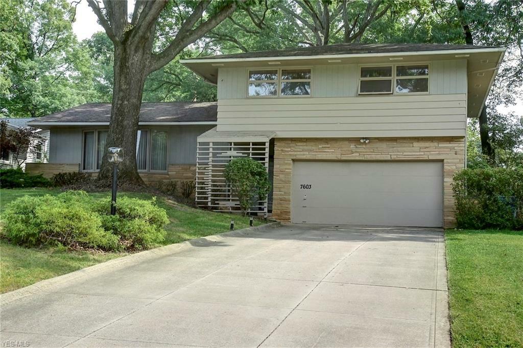 Property Photo:  7603 Valley Villas Drive  OH 44130 