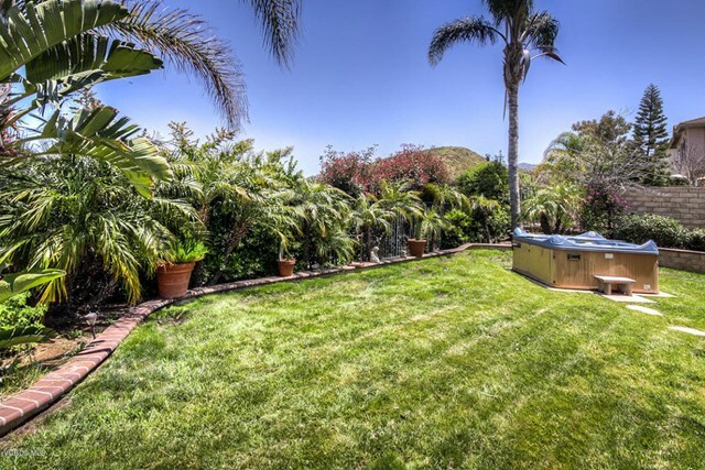 Property Photo:  428 Calle Veracruz  CA 91320 
