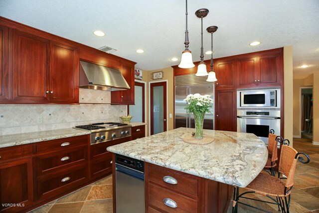 Property Photo:  2068 Stonehill Circle  CA 91360 