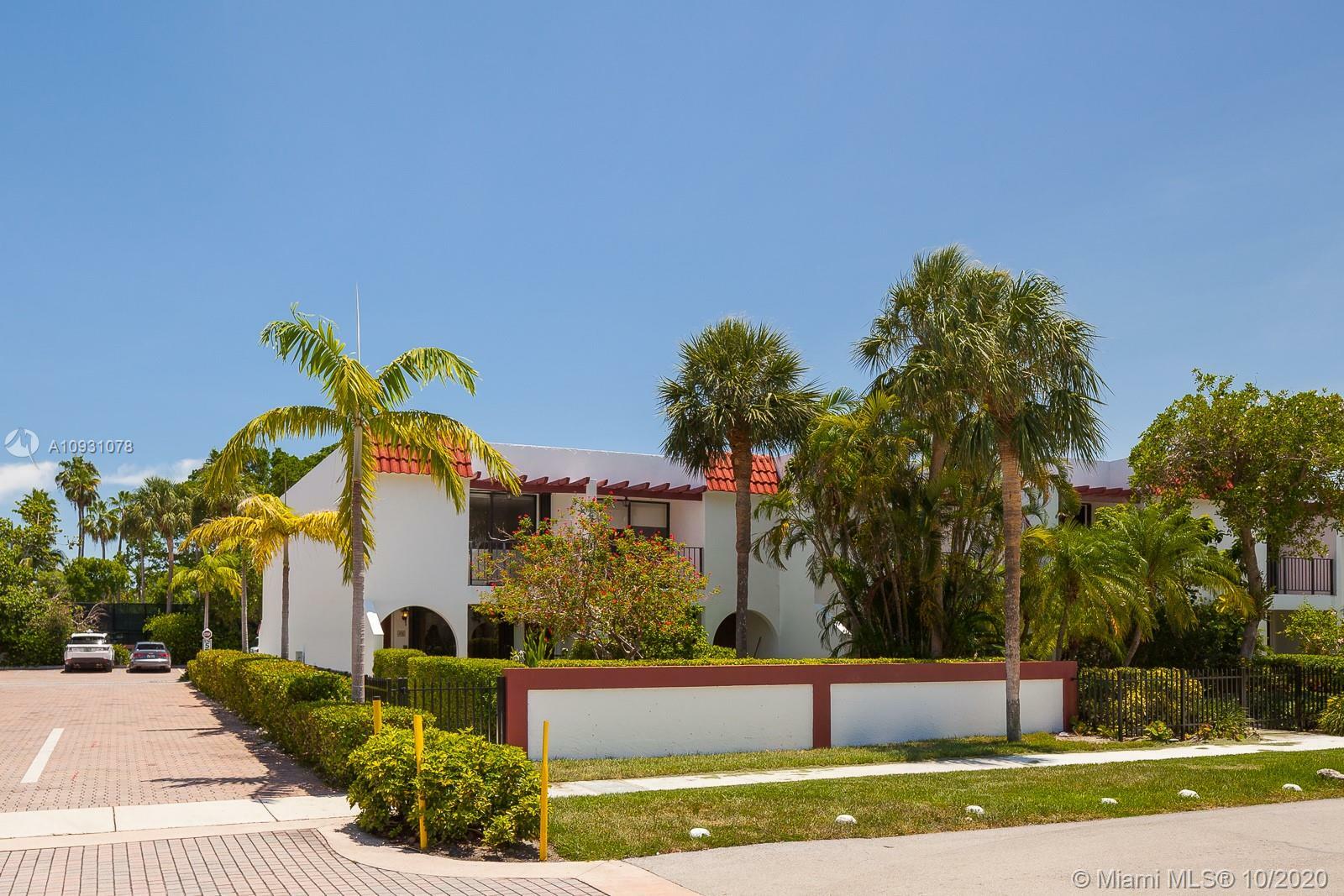 Property Photo: 350 Grapetree Dr 416 FL 33149