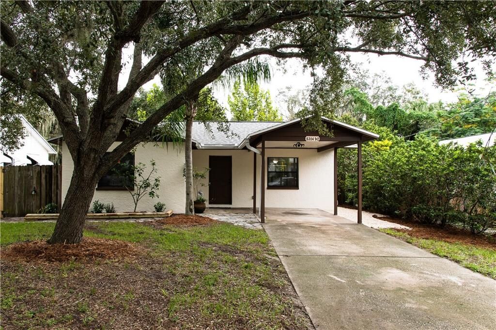 Property Photo:  6304 S Selbourne Avenue 1/2  FL 33611