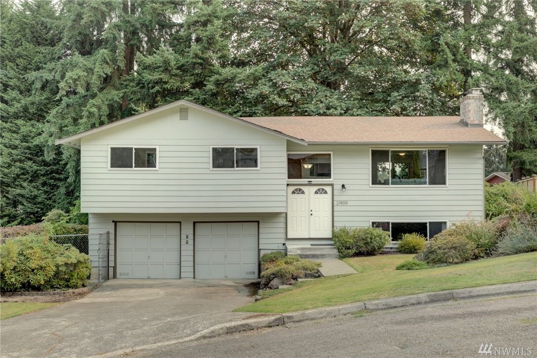 Property Photo: 21909 6th Ave W WA 98021