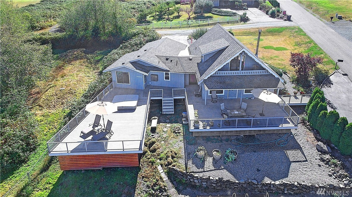 Property Photo:  1050 Bayshore Dr  WA 98282 