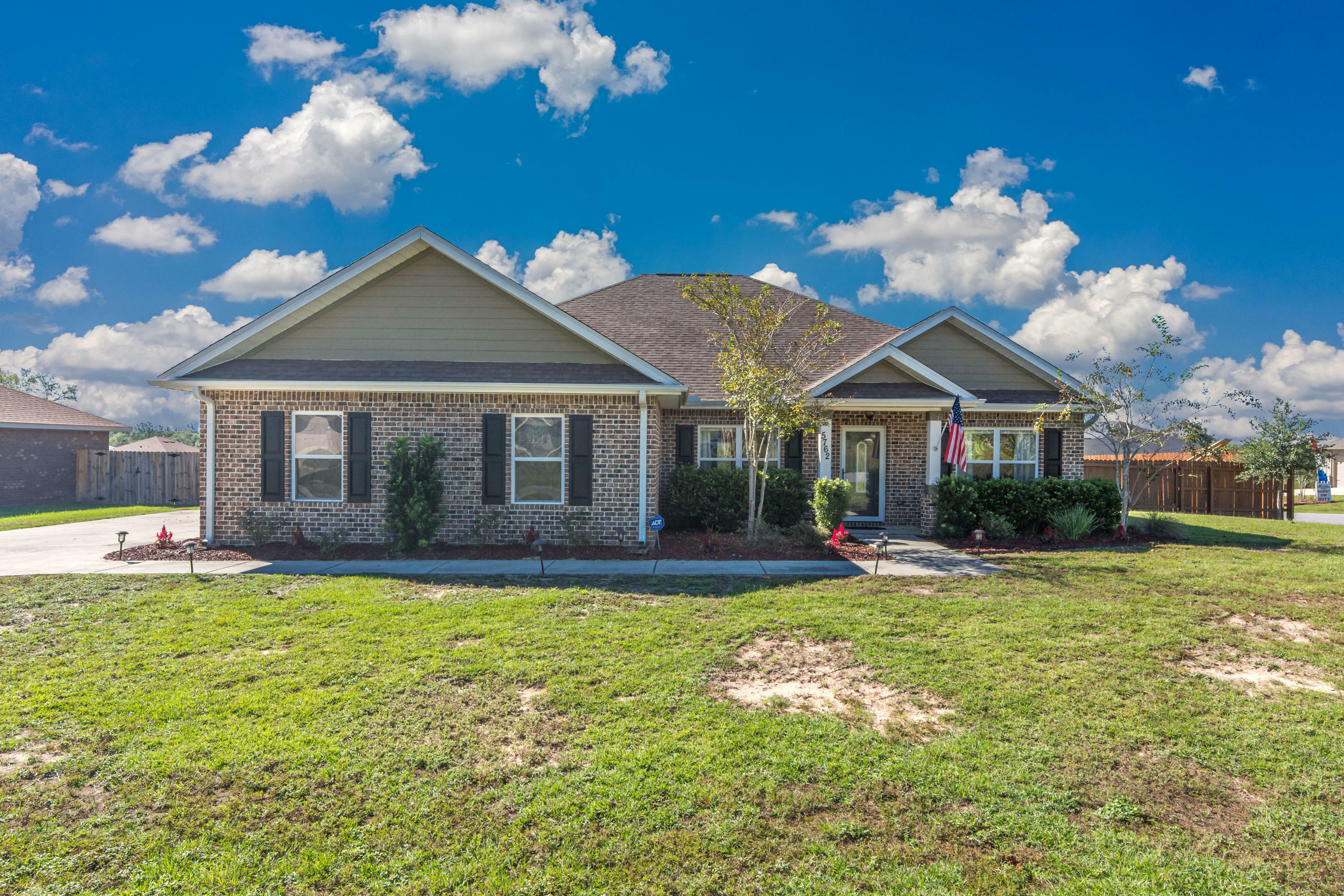 Property Photo:  5762 Marigold Loop  FL 32539 