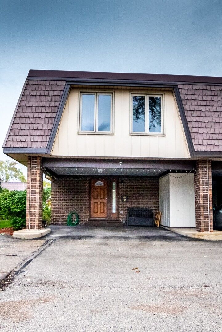 Property Photo:  7 Cour Montreal Court  IL 60465 