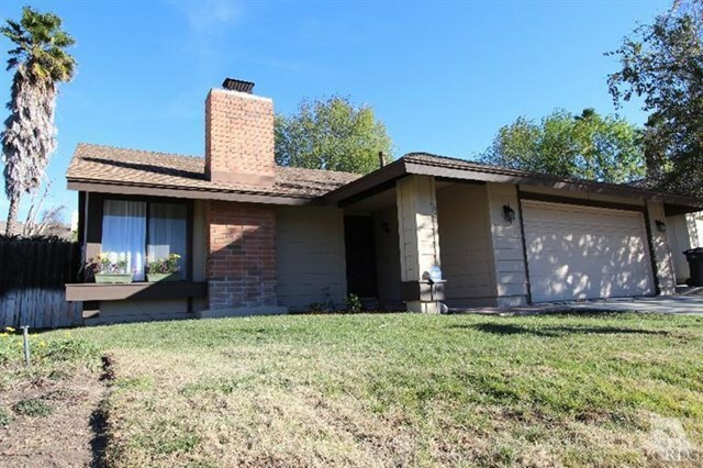 Property Photo:  643 Calle Del Sur  CA 91360 